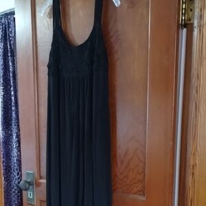 Black Sleeveless Maxi Dress
